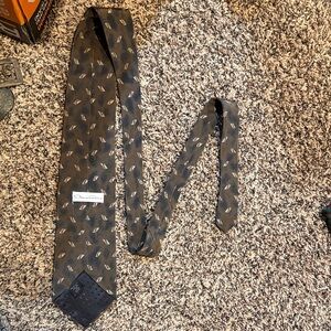 Oscar de la Renta Brown Silk Tie with Tan Cream Motif Made in USA
